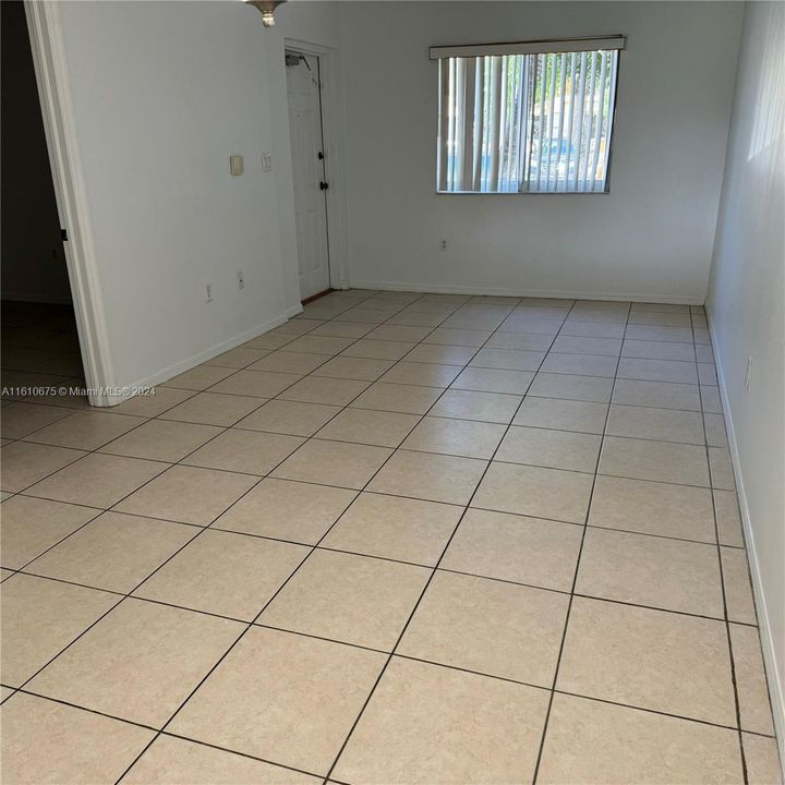 For Rent: $2,100 (2 beds, 2 baths, 920 Square Feet)