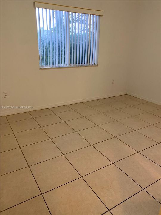 For Rent: $2,100 (2 beds, 2 baths, 920 Square Feet)