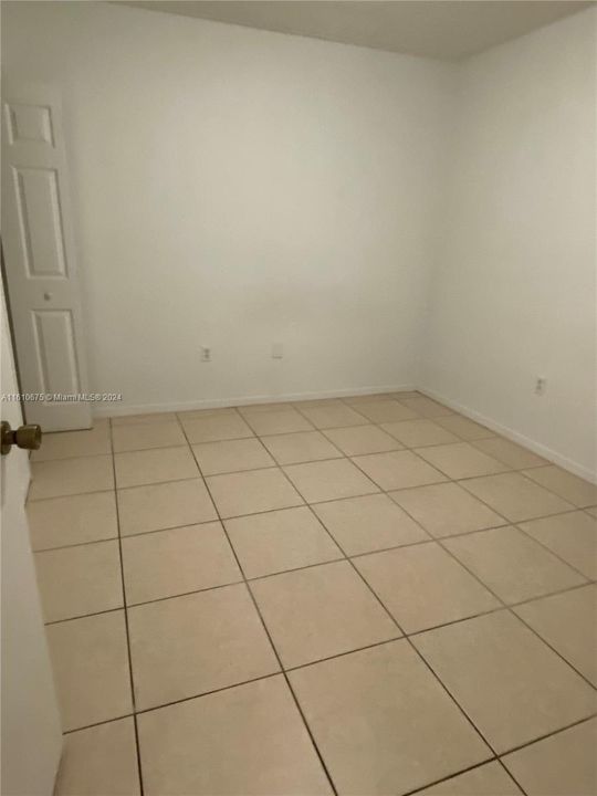 For Rent: $2,100 (2 beds, 2 baths, 920 Square Feet)