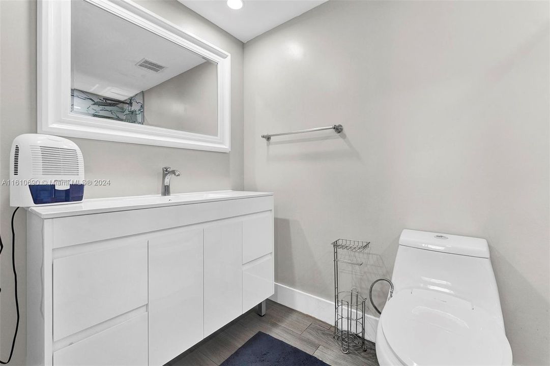 For Sale: $249,000 (2 beds, 2 baths, 1132 Square Feet)