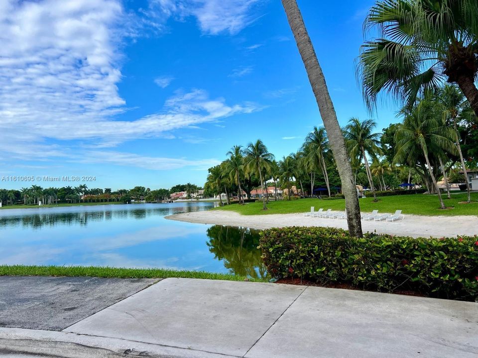 For Sale: $495,000 (2 beds, 2 baths, 1710 Square Feet)