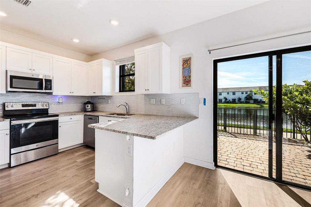 Active With Contract: $463,500 (3 beds, 2 baths, 1363 Square Feet)