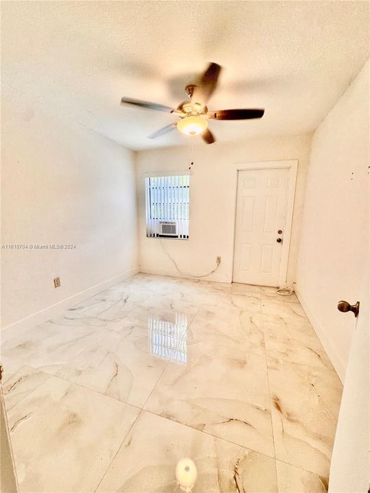 For Rent: $3,100 (3 beds, 2 baths, 956 Square Feet)