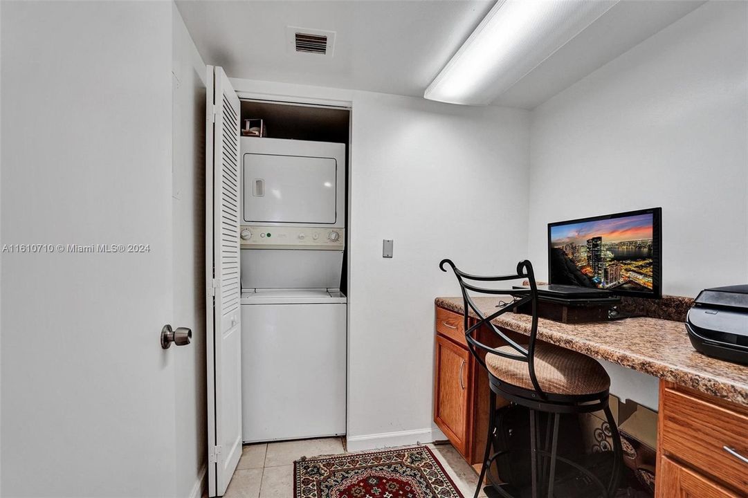 For Sale: $624,900 (2 beds, 2 baths, 1660 Square Feet)