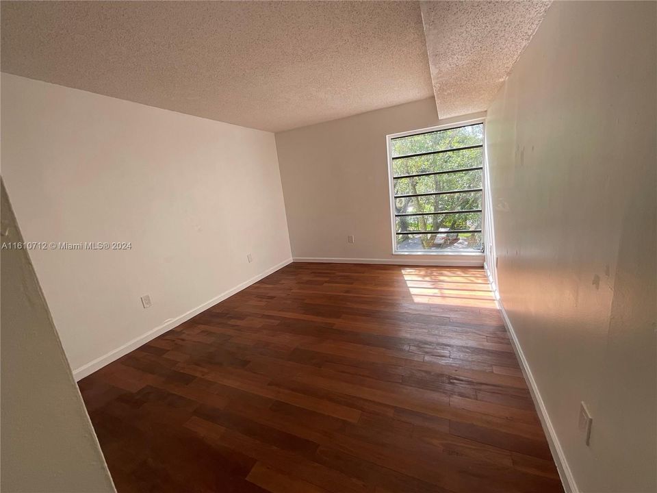 For Rent: $2,600 (2 beds, 2 baths, 1200 Square Feet)