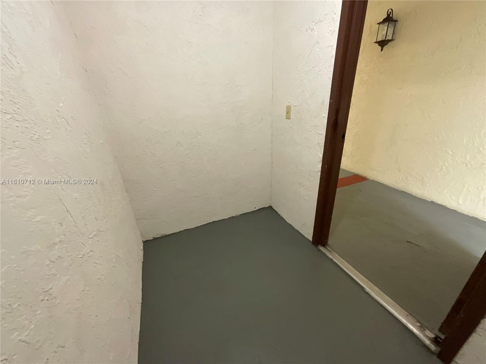 For Rent: $2,600 (2 beds, 2 baths, 1200 Square Feet)