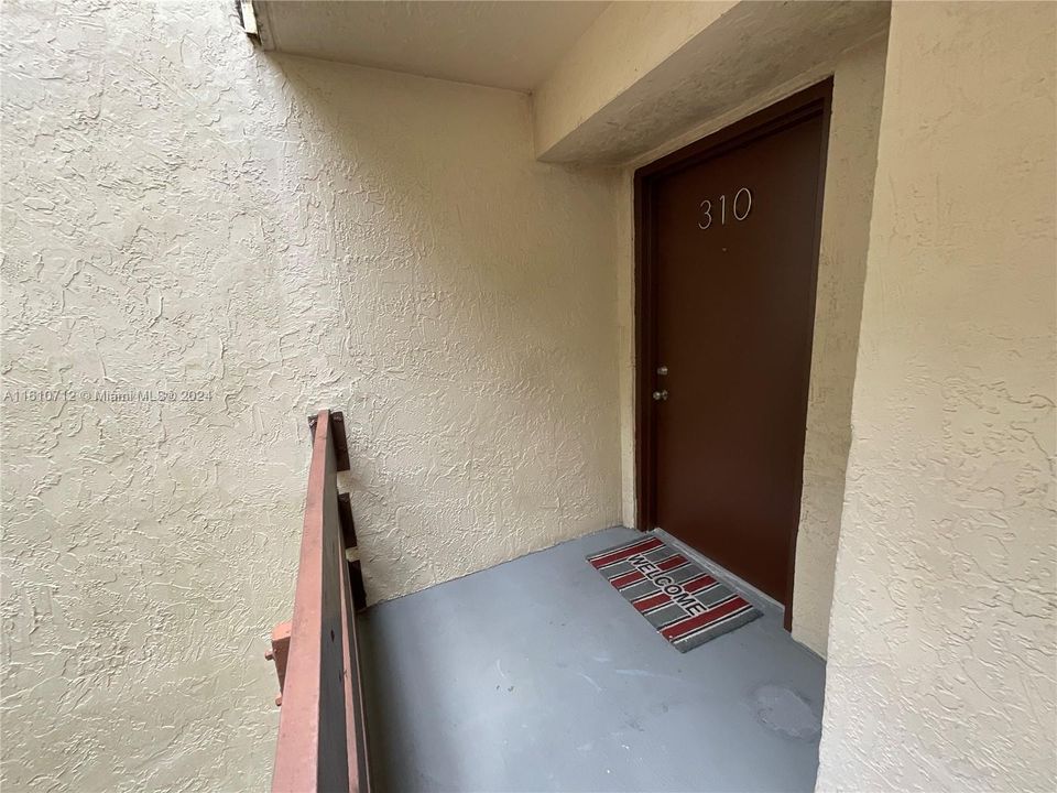 For Rent: $2,600 (2 beds, 2 baths, 1200 Square Feet)