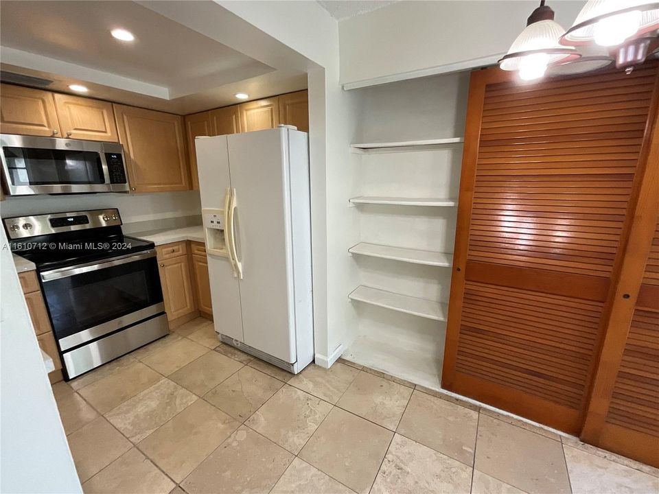 For Rent: $2,600 (2 beds, 2 baths, 1200 Square Feet)