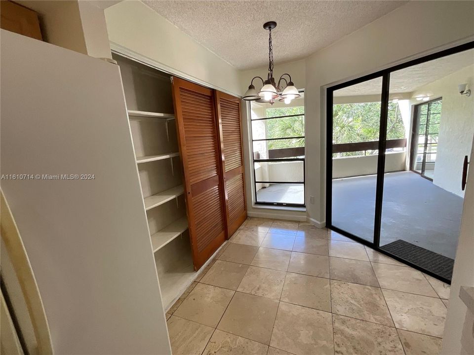 For Sale: $354,900 (2 beds, 2 baths, 1200 Square Feet)