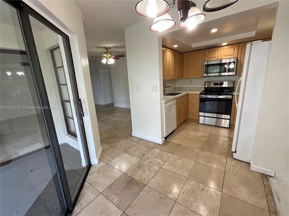 For Sale: $354,900 (2 beds, 2 baths, 1200 Square Feet)