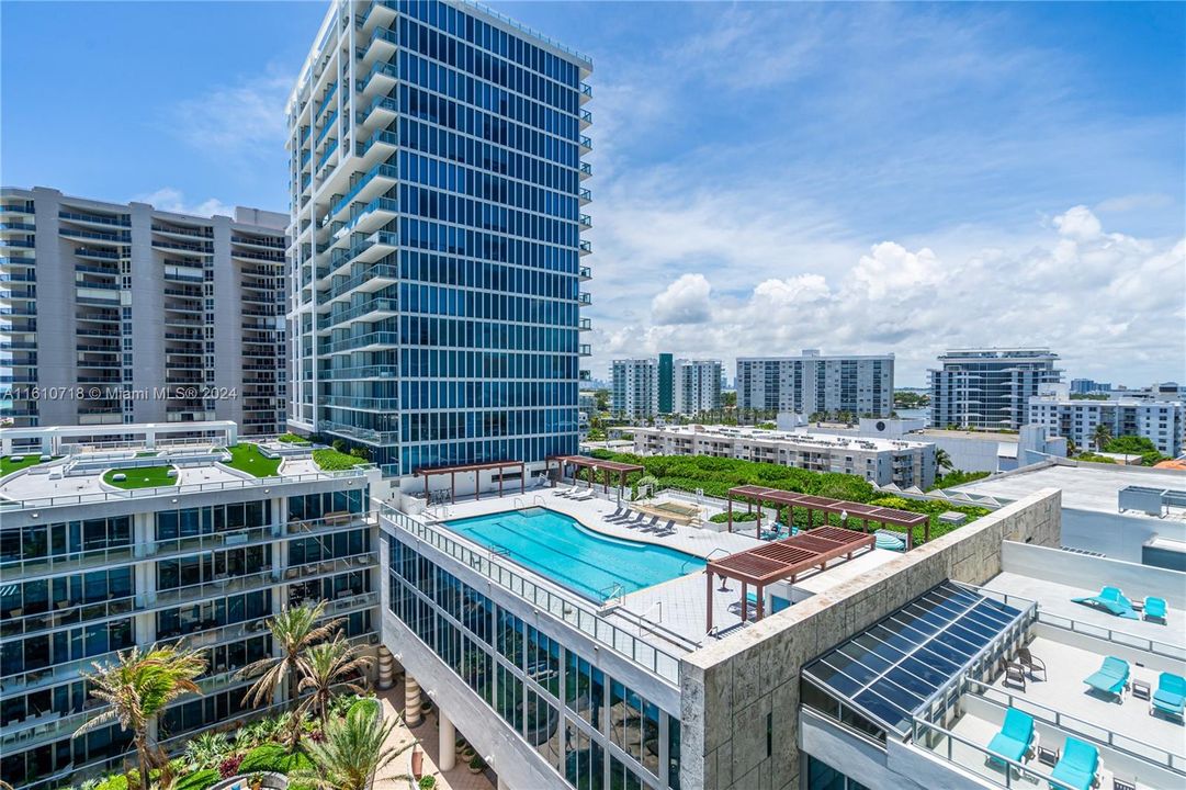 For Sale: $765,000 (1 beds, 1 baths, 662 Square Feet)