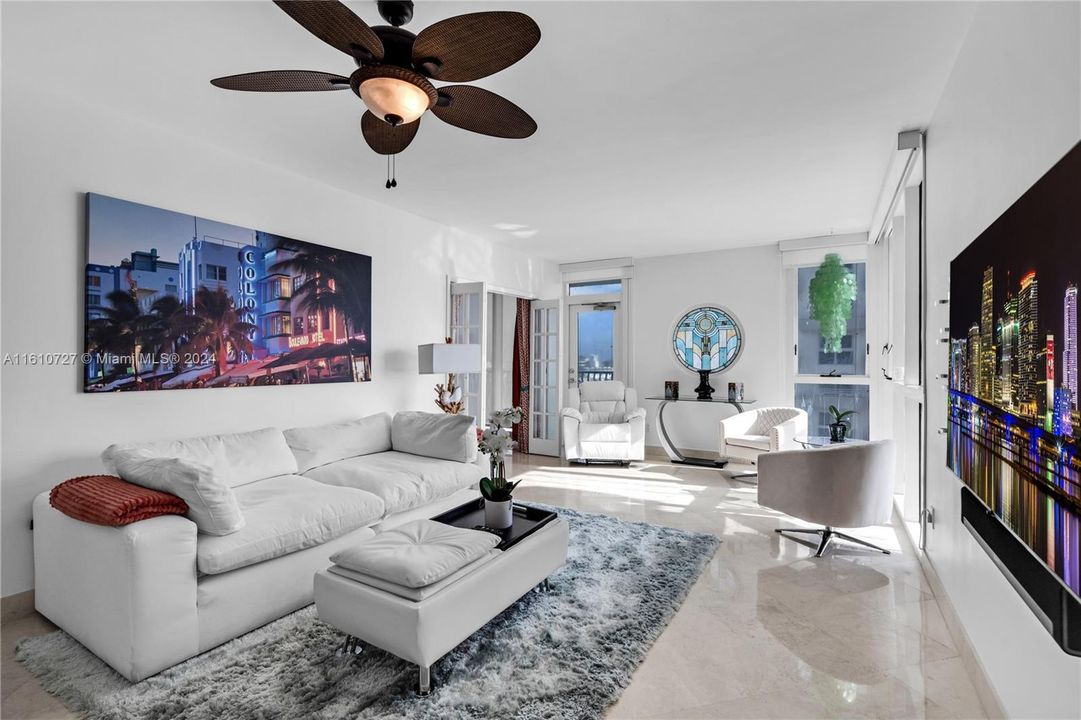 For Sale: $1,800,000 (2 beds, 2 baths, 1170 Square Feet)