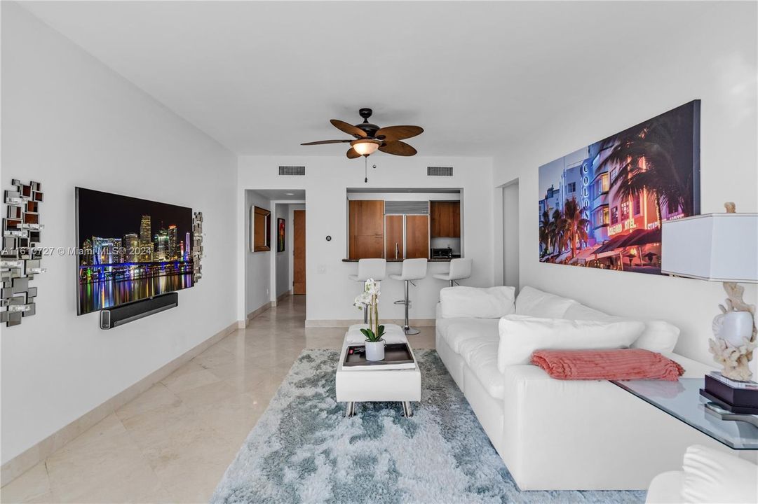 For Sale: $1,800,000 (2 beds, 2 baths, 1170 Square Feet)