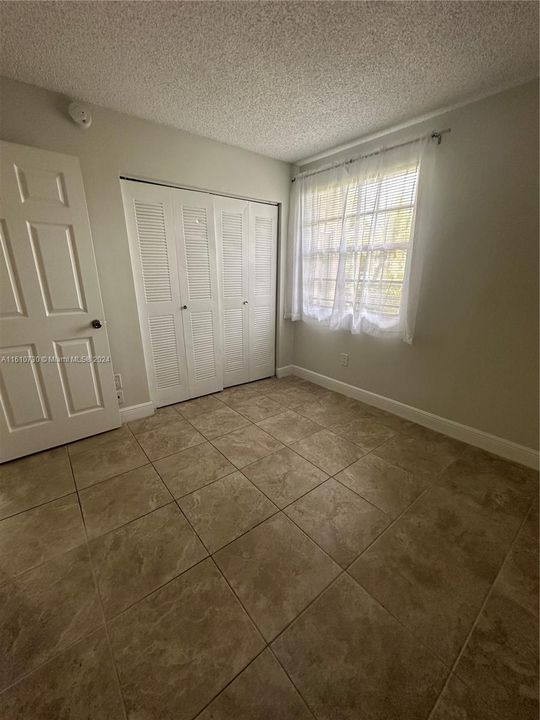 For Rent: $1,700 (2 beds, 1 baths, 903 Square Feet)