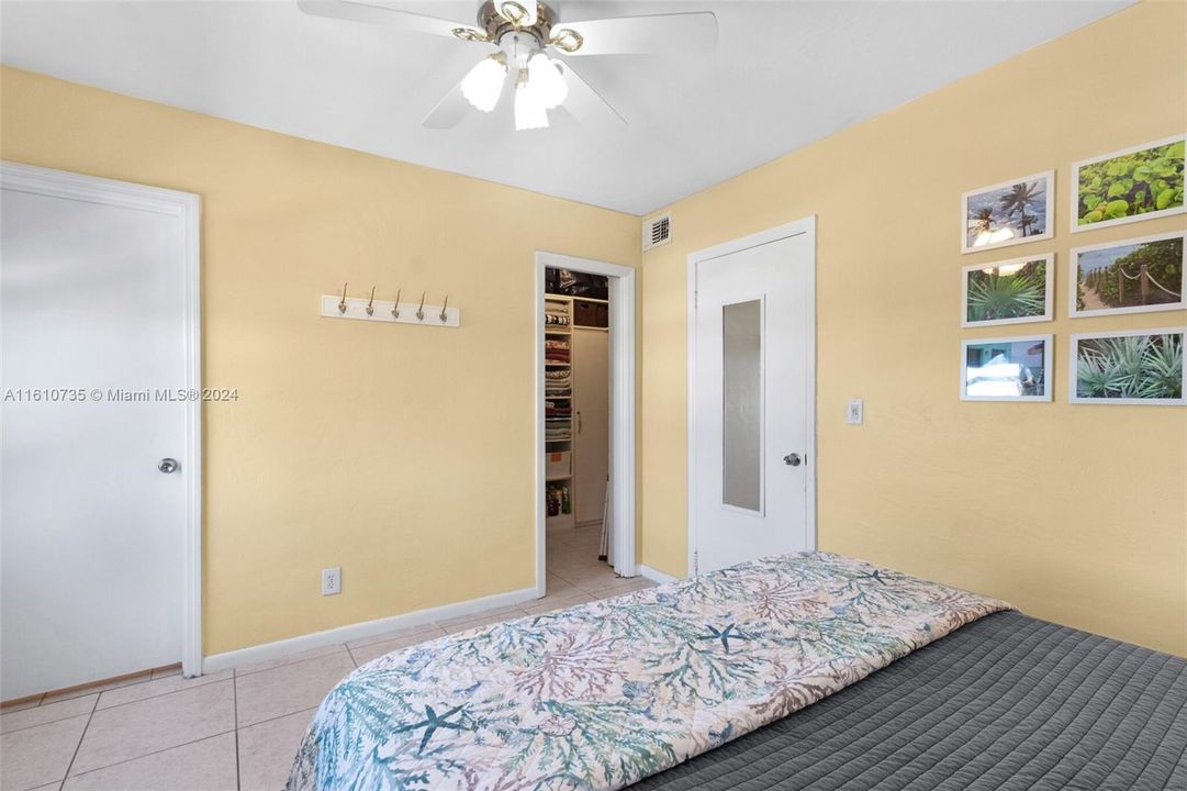 For Sale: $440,000 (1 beds, 1 baths, 500 Square Feet)