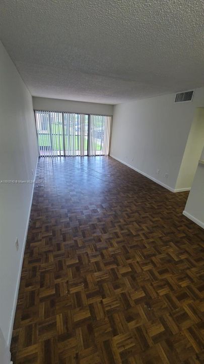 For Rent: $1,500 (1 beds, 1 baths, 650 Square Feet)