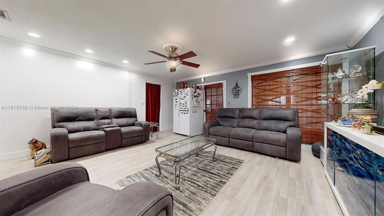 Active With Contract: $599,000 (4 beds, 2 baths, 1886 Square Feet)