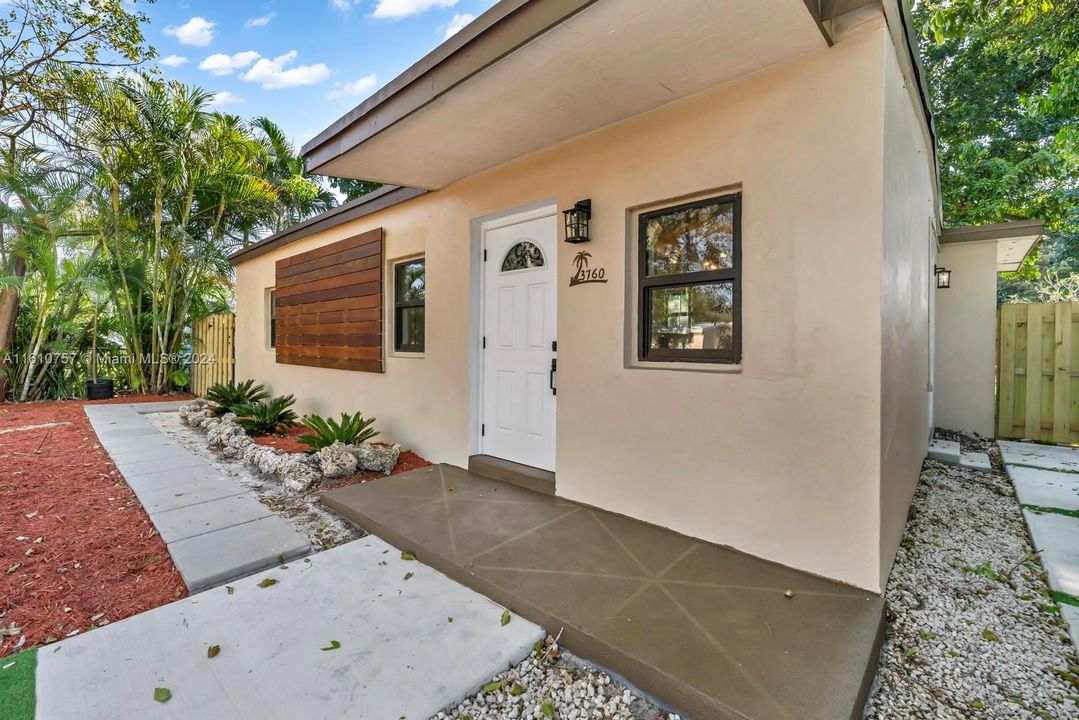 For Sale: $440,000 (3 beds, 2 baths, 1045 Square Feet)