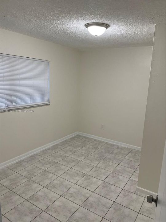 For Rent: $2,500 (2 beds, 1 baths, 1400 Square Feet)