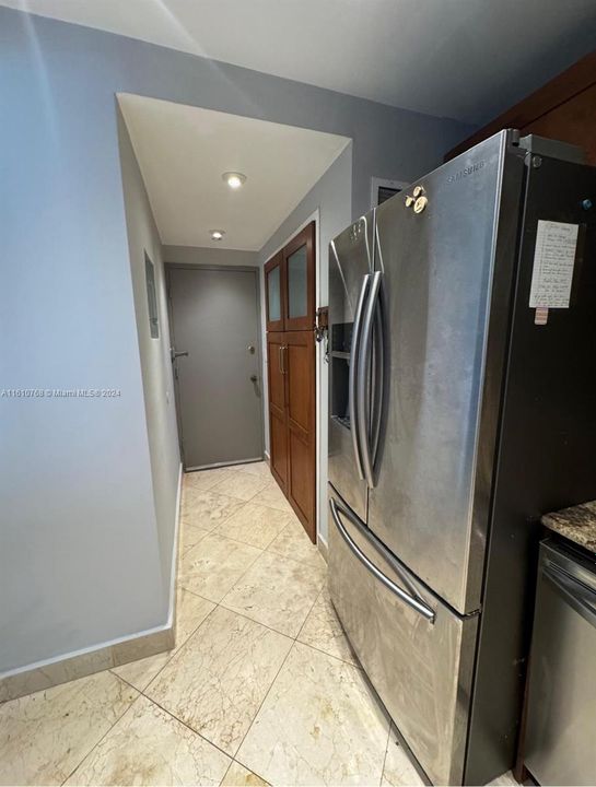 For Rent: $3,399 (2 beds, 2 baths, 1326 Square Feet)