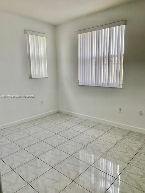 For Rent: $2,200 (3 beds, 2 baths, 1076 Square Feet)