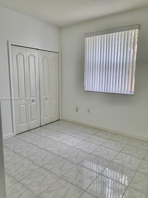 For Rent: $2,200 (3 beds, 2 baths, 1076 Square Feet)