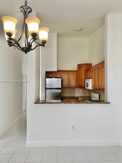 For Rent: $2,200 (3 beds, 2 baths, 1076 Square Feet)