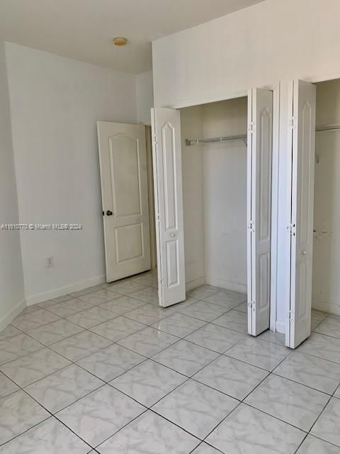 For Rent: $2,200 (3 beds, 2 baths, 1076 Square Feet)