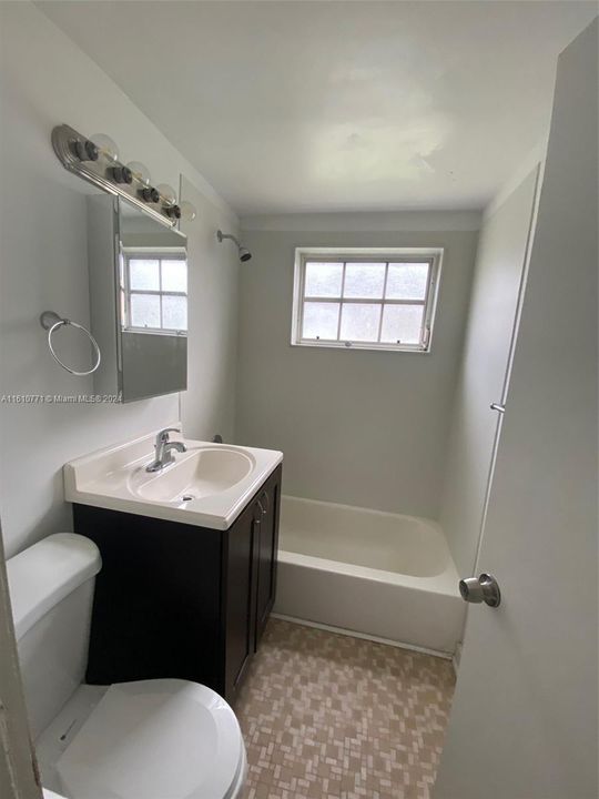 For Rent: $2,200 (1 beds, 1 baths, 565 Square Feet)