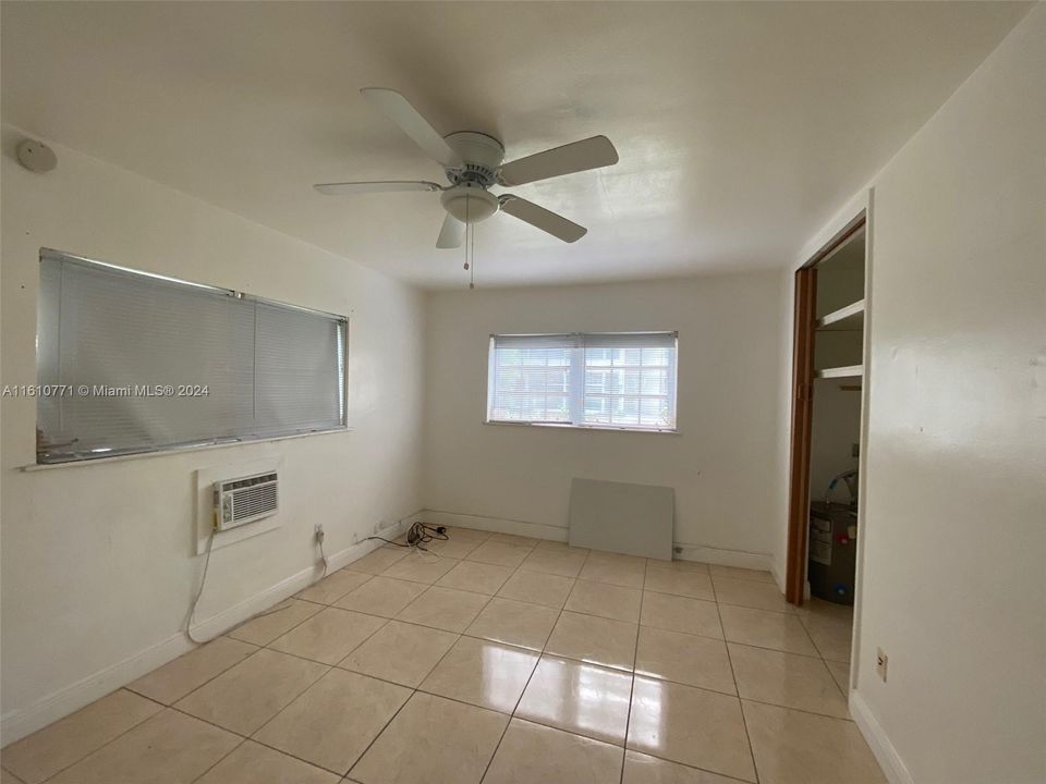 For Rent: $2,200 (1 beds, 1 baths, 565 Square Feet)