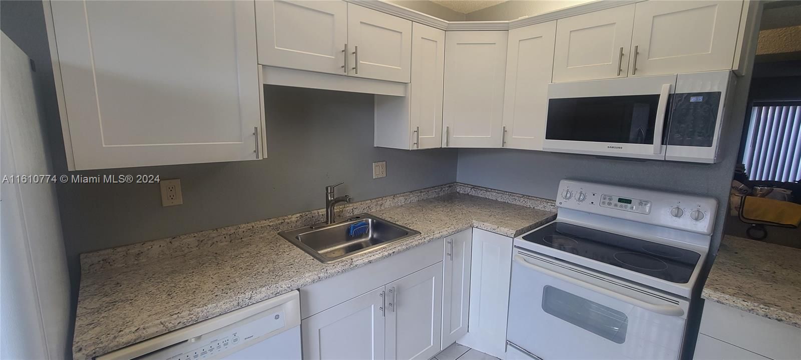 For Rent: $2,550 (2 beds, 2 baths, 1310 Square Feet)