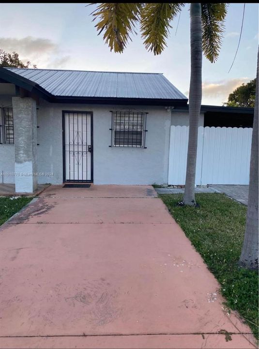 En Venta: $615,000 (3 camas, 2 baños, 1898 Pies cuadrados)