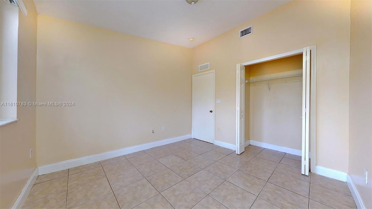 For Sale: $239,900 (2 beds, 2 baths, 910 Square Feet)