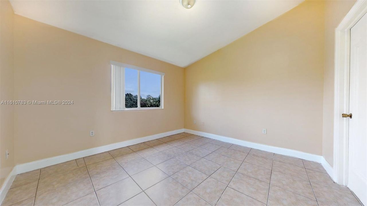 For Sale: $239,900 (2 beds, 2 baths, 910 Square Feet)