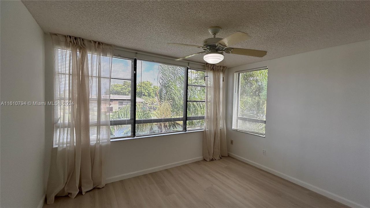 For Rent: $2,300 (2 beds, 2 baths, 1294 Square Feet)