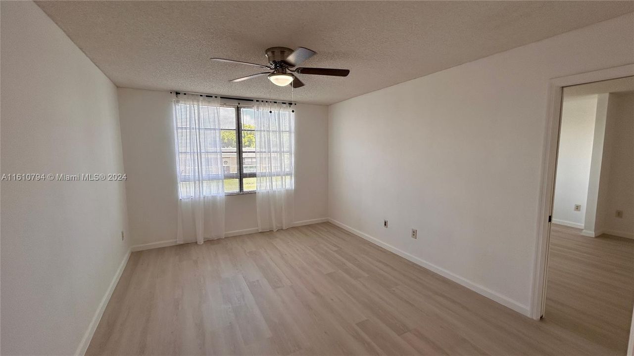 For Rent: $2,300 (2 beds, 2 baths, 1294 Square Feet)