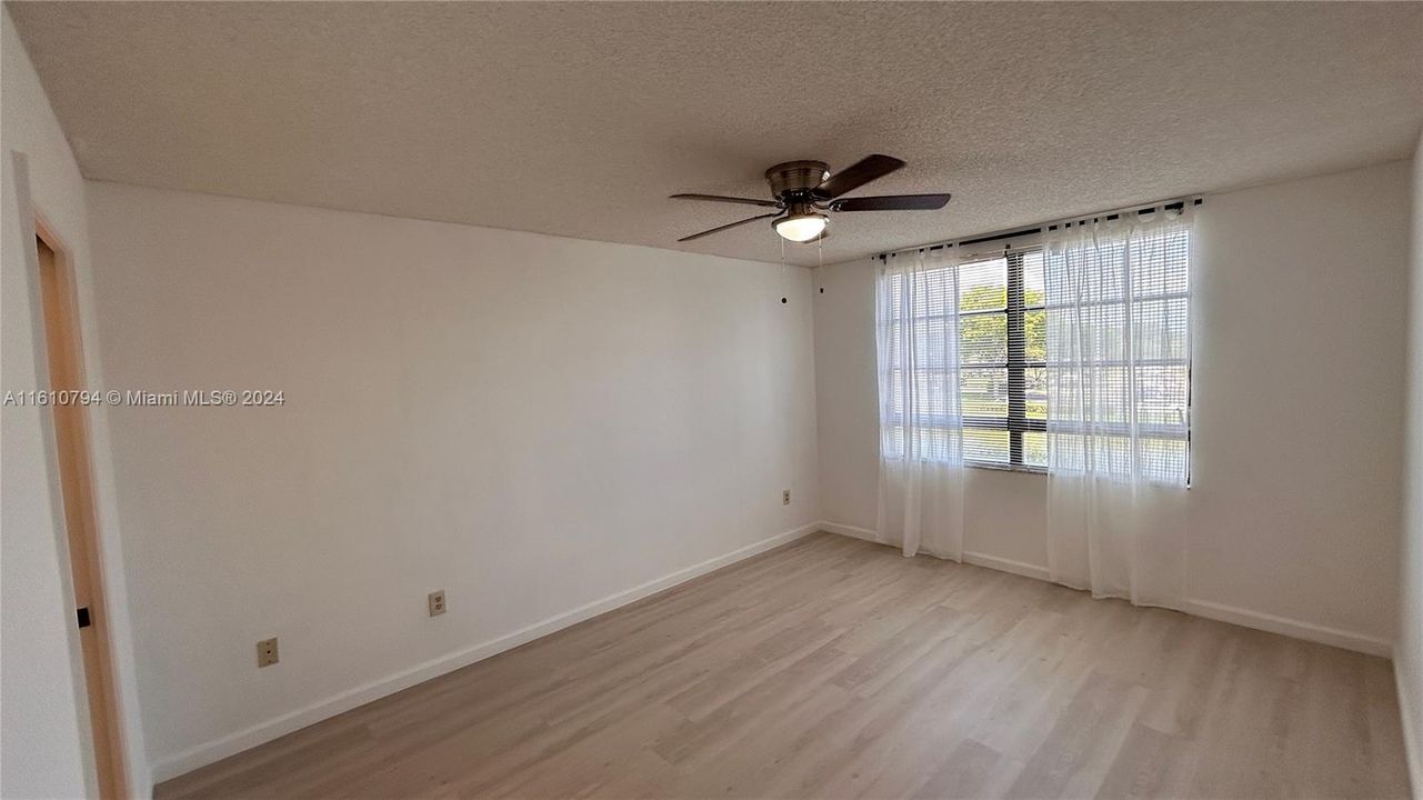 For Rent: $2,300 (2 beds, 2 baths, 1294 Square Feet)