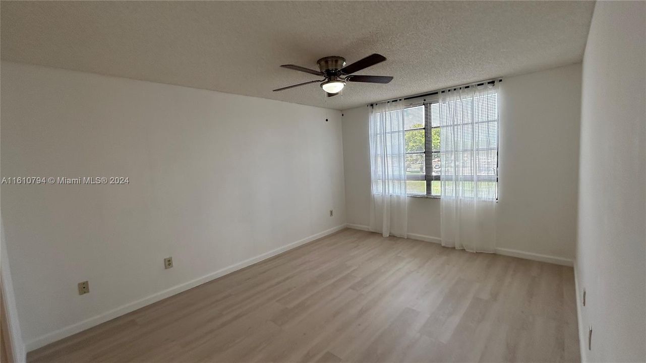 For Rent: $2,300 (2 beds, 2 baths, 1294 Square Feet)