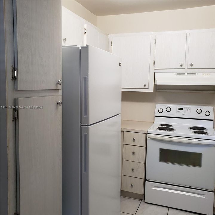 Recently Rented: $1,700 (1 beds, 1 baths, 705 Square Feet)