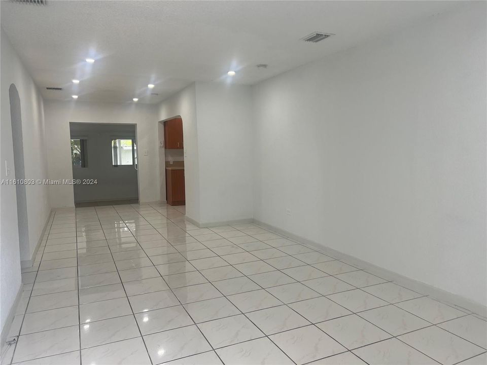 En Venta: $599,000 (2 camas, 1 baños, 1231 Pies cuadrados)