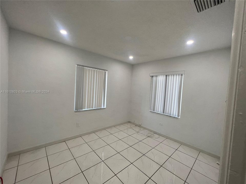 En Venta: $599,000 (2 camas, 1 baños, 1231 Pies cuadrados)