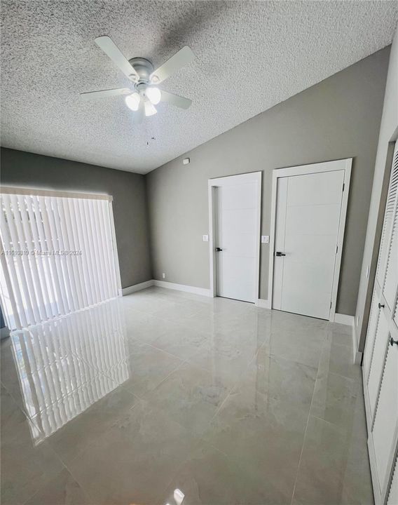 For Sale: $419,000 (2 beds, 2 baths, 1002 Square Feet)