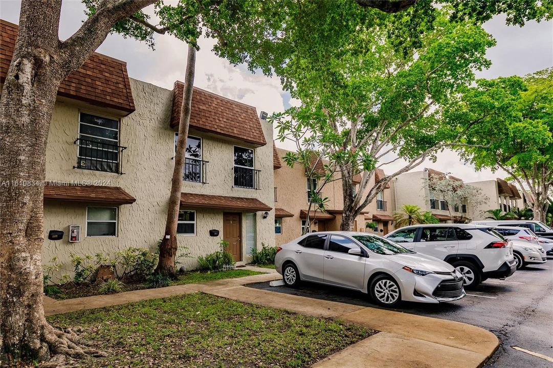 For Sale: $320,000 (3 beds, 2 baths, 1344 Square Feet)