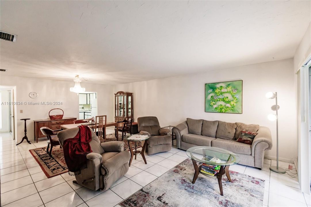 For Sale: $320,000 (3 beds, 2 baths, 1344 Square Feet)