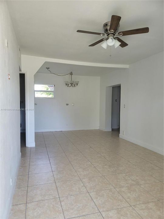 For Rent: $2,900 (3 beds, 1 baths, 1628 Square Feet)