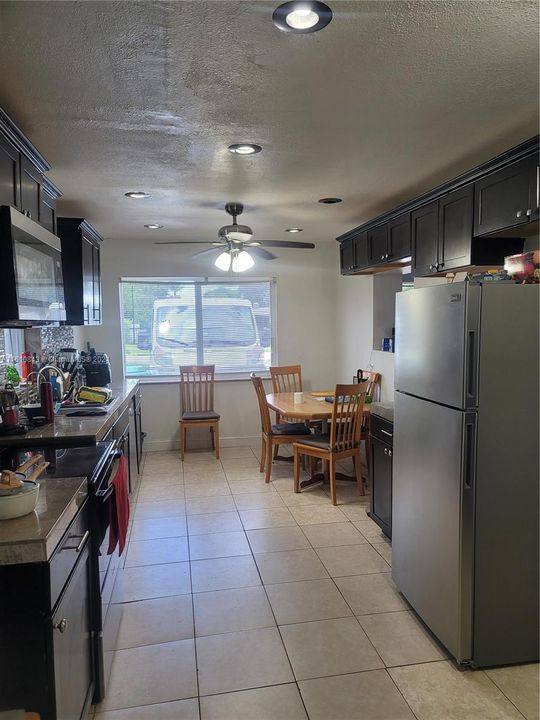 For Rent: $2,900 (3 beds, 1 baths, 1628 Square Feet)