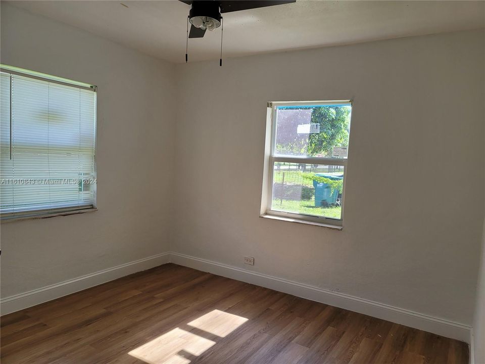 For Rent: $2,900 (3 beds, 1 baths, 1628 Square Feet)