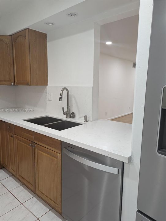 Recently Rented: $2,500 (2 beds, 2 baths, 1240 Square Feet)