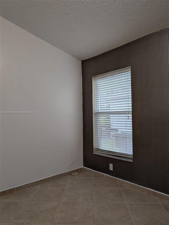 Recently Rented: $4,300 (3 beds, 2 baths, 1889 Square Feet)