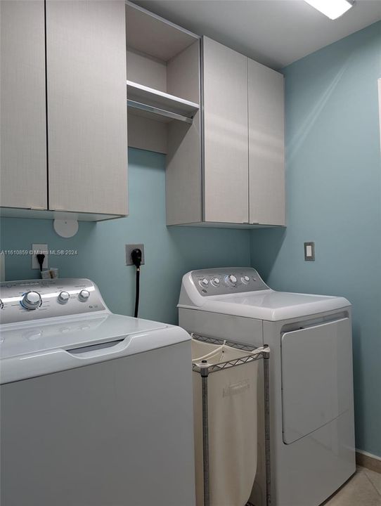 Recently Rented: $4,300 (3 beds, 2 baths, 1889 Square Feet)